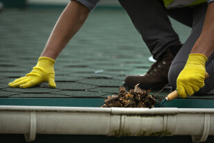 How to Fix & Maintain your Gutters: Why it’s Important and When You Should Do it